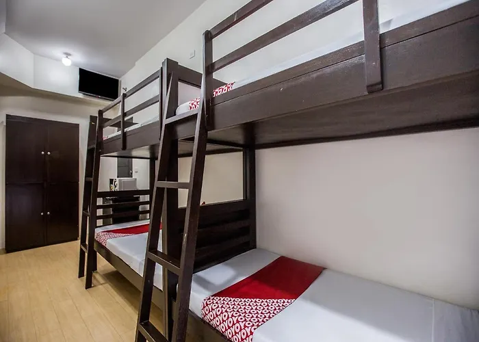 Oyo 699 Forbes Hall Hotel 2*