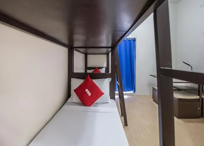 Oyo 699 Forbes Hall Hotel 2*