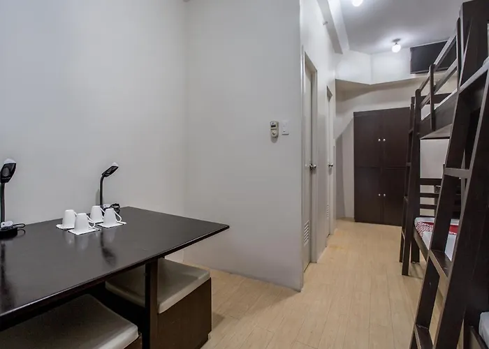 Oyo 699 Forbes Hall Manille