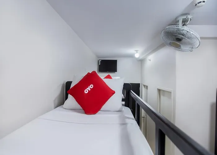 Oyo 699 Forbes Hall Manille