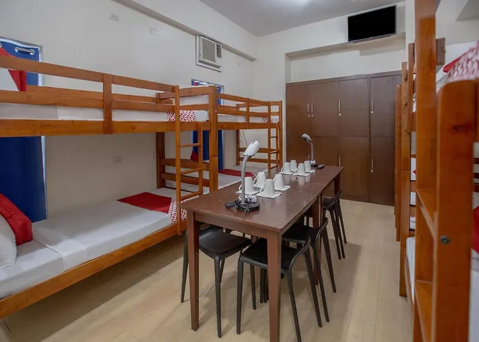 Oyo 699 Forbes Hall Hotel 2*